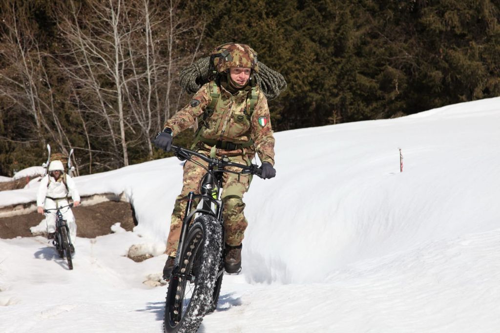 Sperimentazione delle e-bike adatte per il mountain warfare